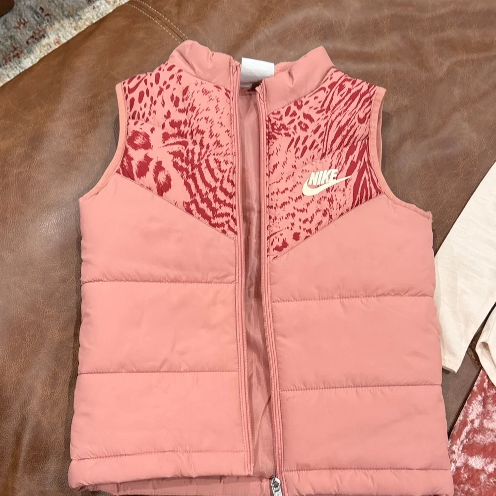 Nike Girls Pink & Cream Three-Piece Active Set - Picture 2 of 6